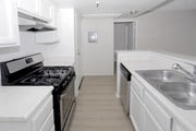 2BR, 2BA - 875 SF - Hollywood Terrace Apartments