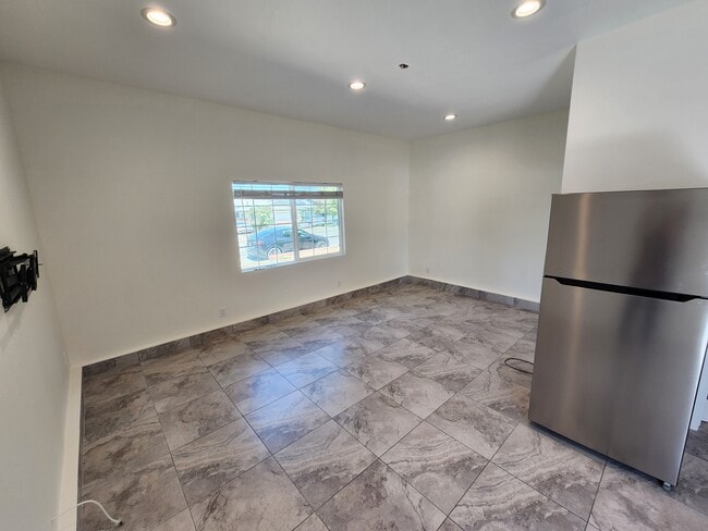 Photo - 9852 Cabanas Ave