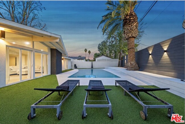 Building Photo - 20308 Mobile St