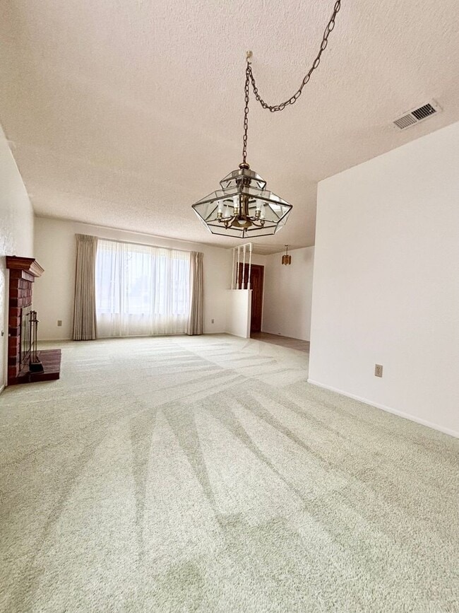 Photo - Spacious 4 Bedroom Home Available Now!