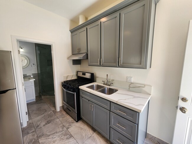 Photo - 9852 Cabanas Ave