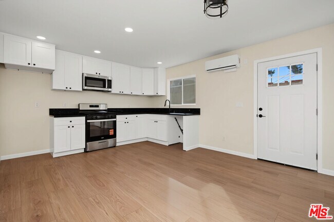 Photo - 11512 Fenton Ave