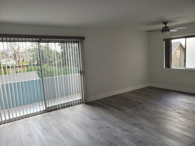 Unit #7 Living Room - 1410 Venice Blvd.