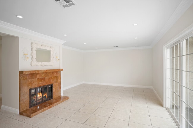 Photo - 3805 Los Olivos Ln