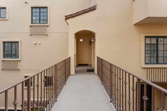Photo - 851 N San Vicente Blvd