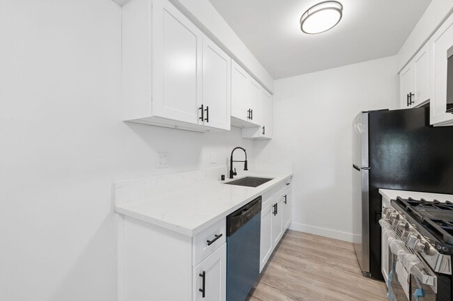 Photo - 6828 Fulton Ave Unit 5