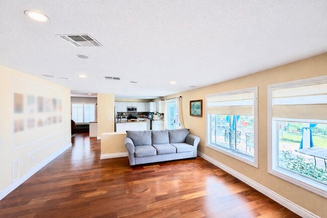 Photo - 730 Via Barquero