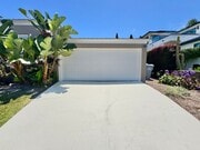 Photo - 3bd/1ba OB Home with OCEAN VIEWS! Hardwood floors, fenced yard, garage, laundry!