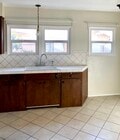 Tons of counter space - 1925 N Commonwealth Ave Unit 1925