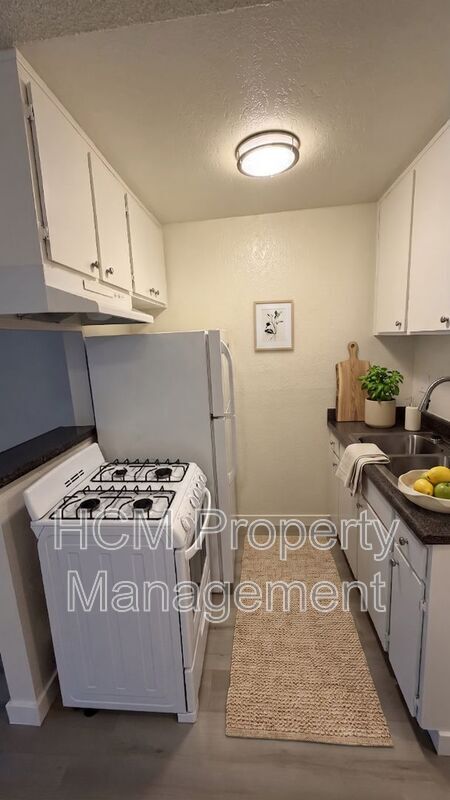 Photo - 11450 Calvert St