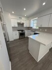 Photo - 800 E June St