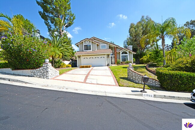 Photo - 23935 Ingomar St