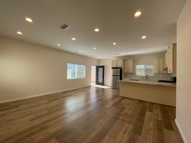Photo - 912 S Bel Aire Dr