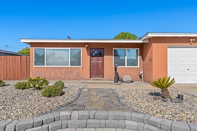 Building Photo - Charming single story in Clairemont