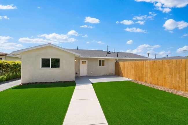 Photo - 2718 Oceanside Blvd Unit 1
