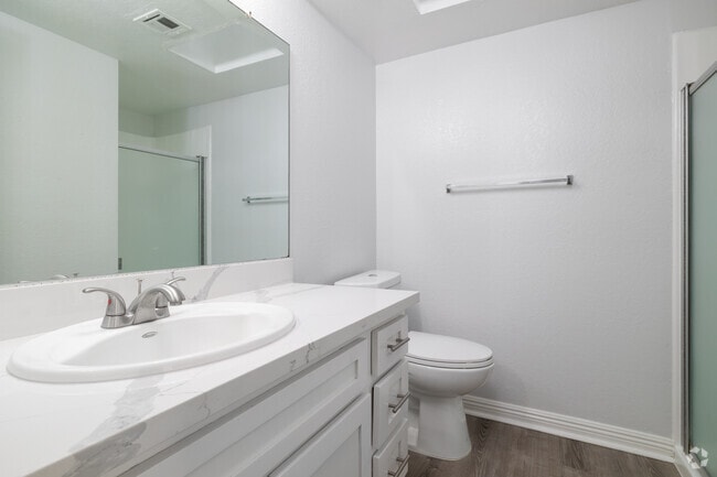 2BR, 2BA - 1,005SF - Second Bathroom - Palm Canyon Terrace