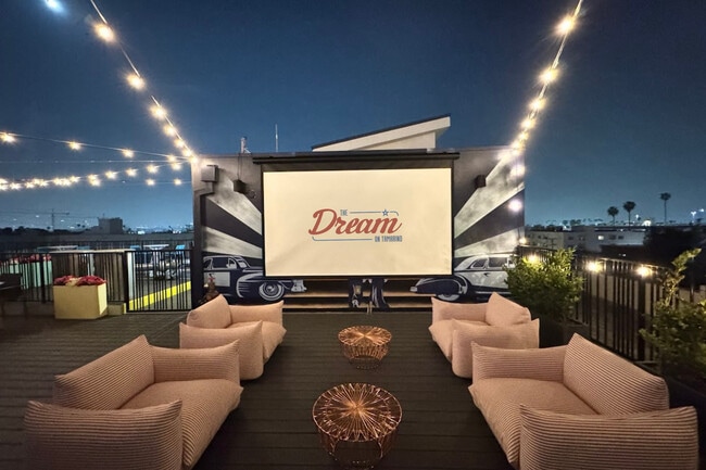 Outdoor Cinema - The Dream on Tamarind Apartments
