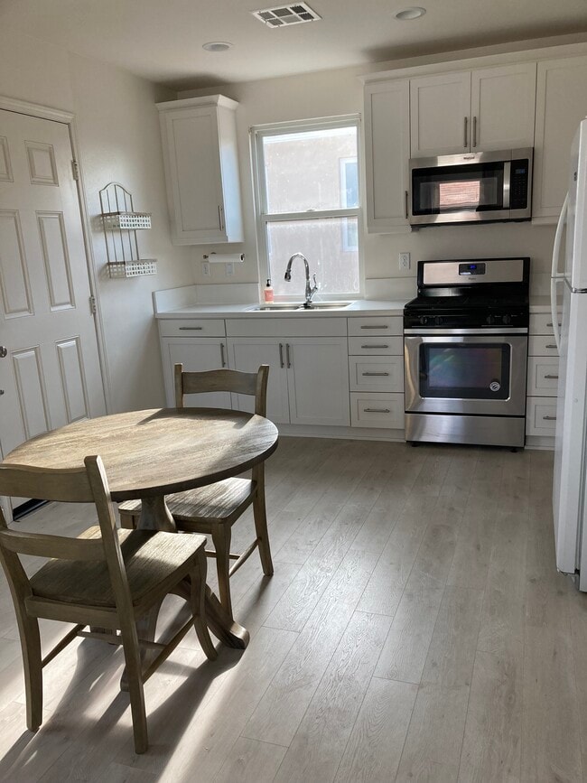 Photo - 38 S Saticoy Ave Unit Apartment