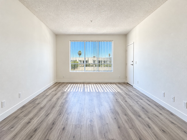 Photo - 11649 Oxnard St Unit 109
