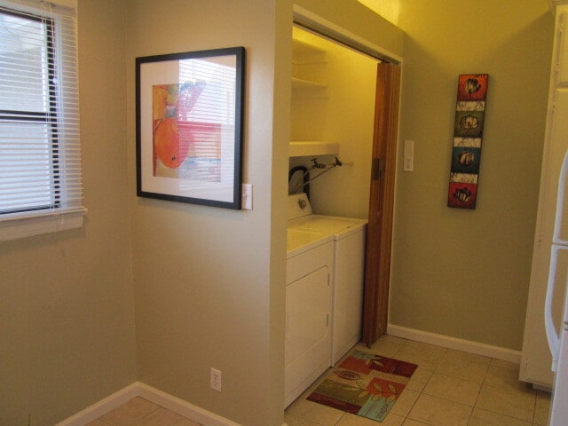 laundry area - 5222 W Olympic Blvd Unit 5222