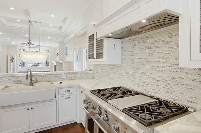 Photo - 464 C Ave