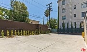 Photo - 316 N Sycamore Ave Condo