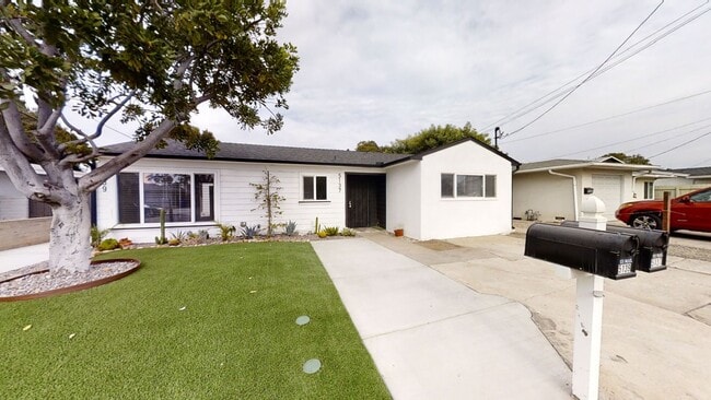 Building Photo - 5BD/2BA, Easy Walk to Campus!! Rental