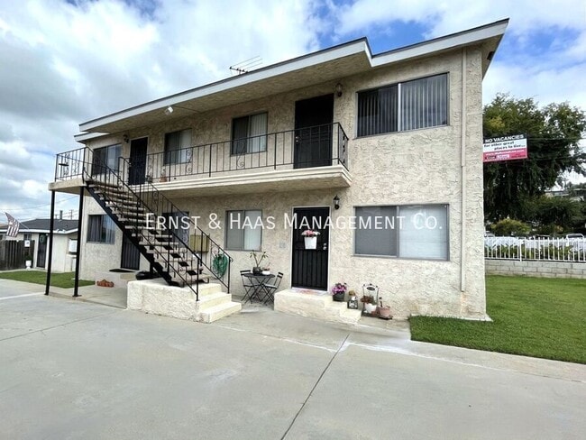 Building Photo - 1945 Stanley Ave Unit #A