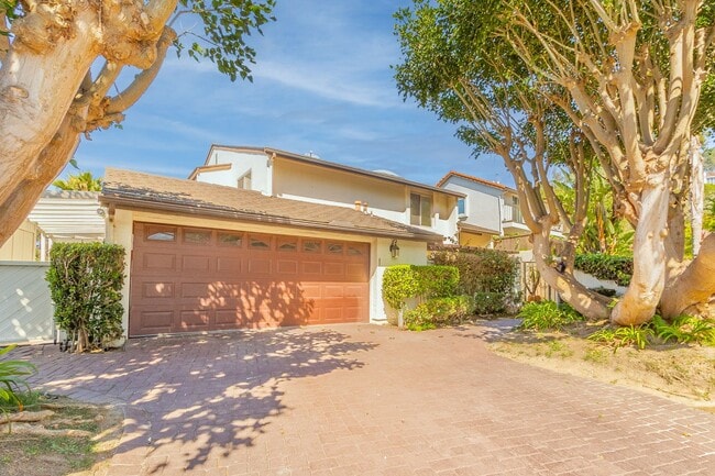 4 Bedroom / 3 Bathroom Home With Panoramic... - 4 Bedroom / 3 Bathroom Home With Panoramic...