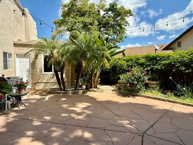 Photo - 272 Coralwood Ct