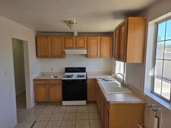 Photo - 16594 Orange Way