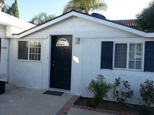 Building Photo - 136 E 21ST ST Unit B103