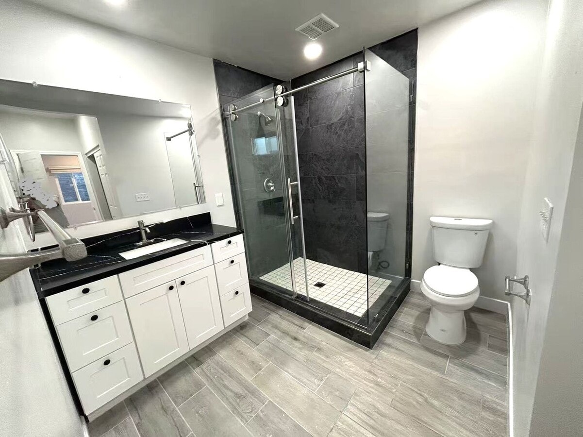 Cozy 1 bedroom and 1 bath apartment in Leimert Park area - Cozy 1 bedroom and 1 bath apartment in Leimert Park area