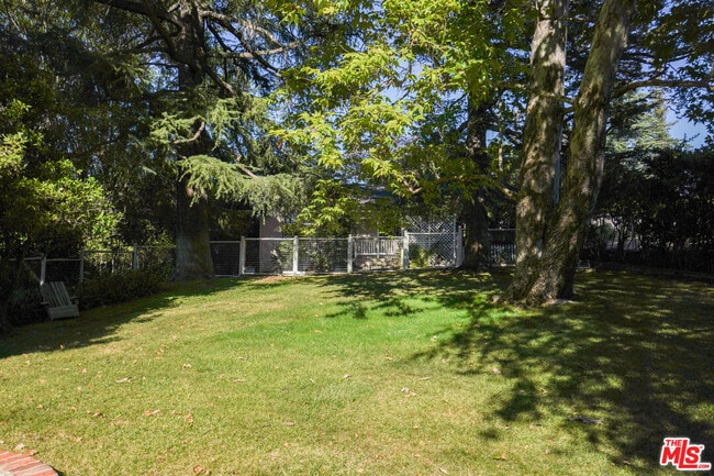Building Photo - 4164 Stansbury Ave
