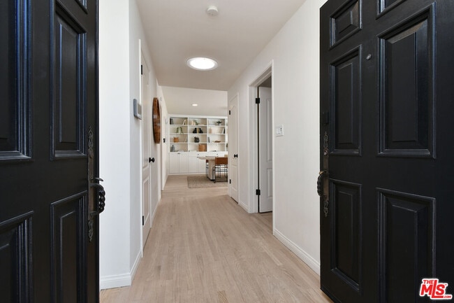 Photo - 12614 Morrison St