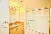 Photo - Beautiful 1 bedroom 1 Bathroom, Central Pa... House