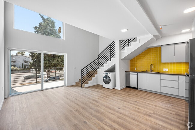 Building Photo - 6363 Tyrone Ave Rental