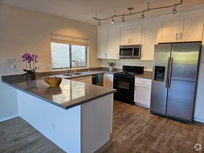 Building Photo - 4241 Freedom Dr Unit 401 Rental