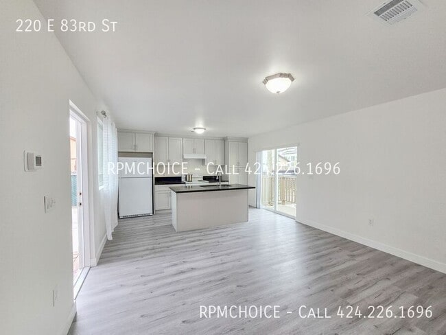 Photo - 220 E 83rd St