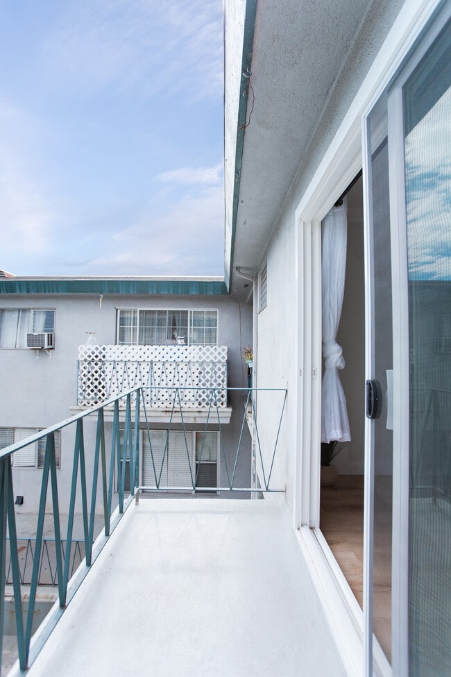 Photo - 1211 Detroit N St Unit 16