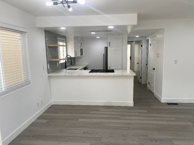 Photo - 213 Moonstone St