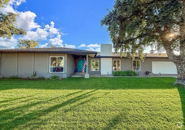 Building Photo - 1251 Buckingham Dr Rental