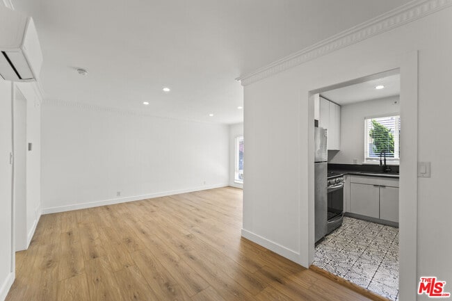 Photo - 943 2nd St Unit 6