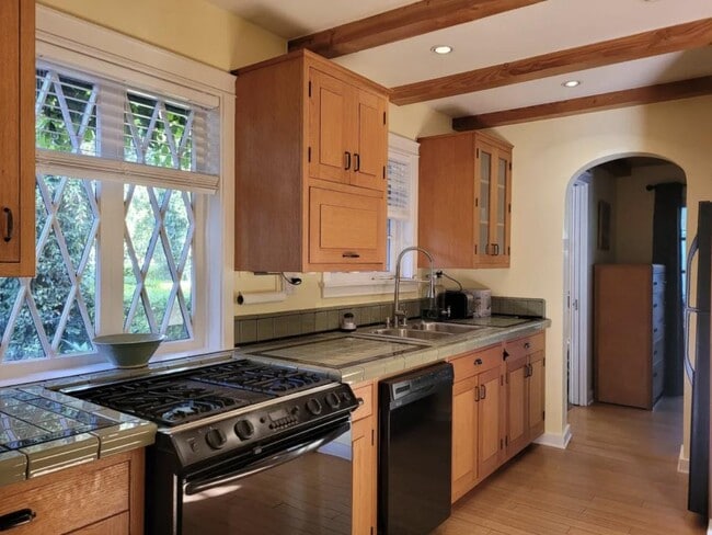 Photo - 1287 Coast Village Cir