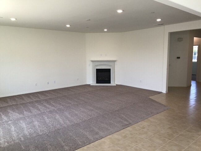 Photo - 5 bed home in RiverBend community, Eastval...