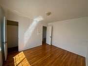 Photo - 824 Pearl St Apartments Unit B