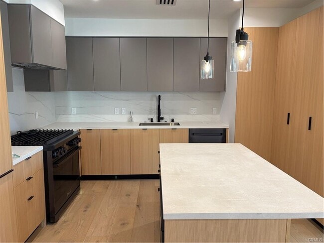 Photo - 10352 Riverside Dr Unit 201