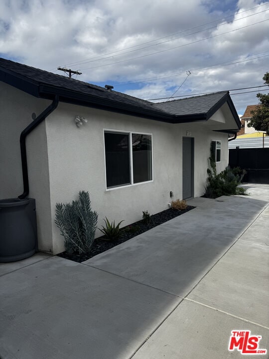 Photo - 731 E 33rd St Unit 733