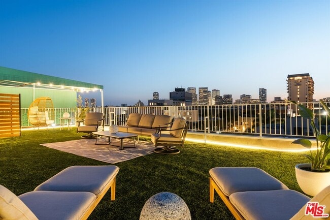 Building Photo - 121 Canon Dr Unit PH 401