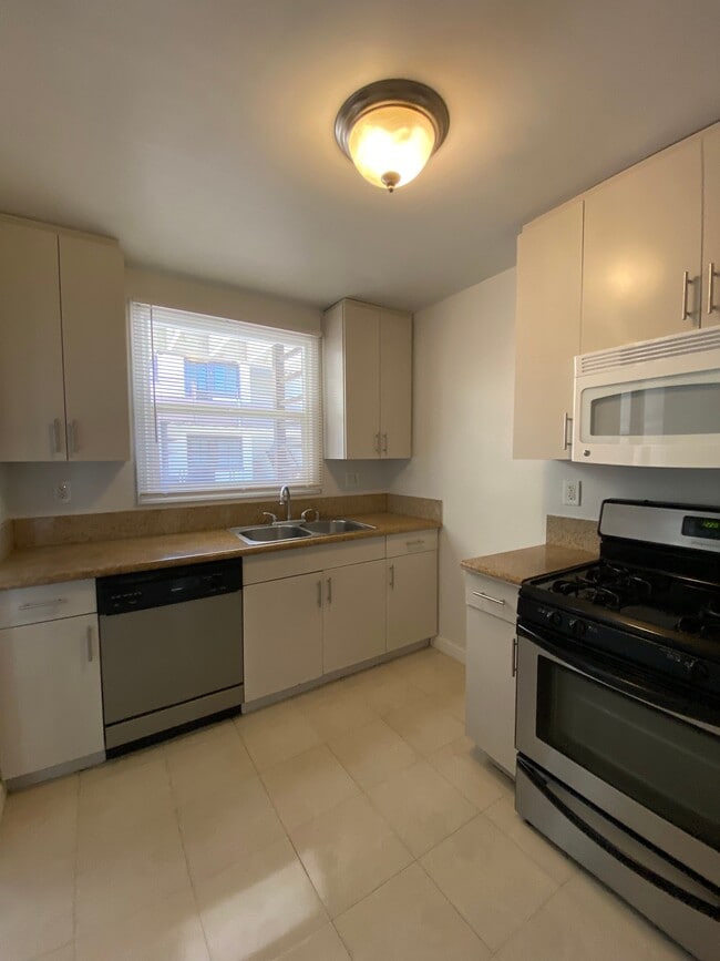Photo - 7456 Hollywood Blvd Unit 1